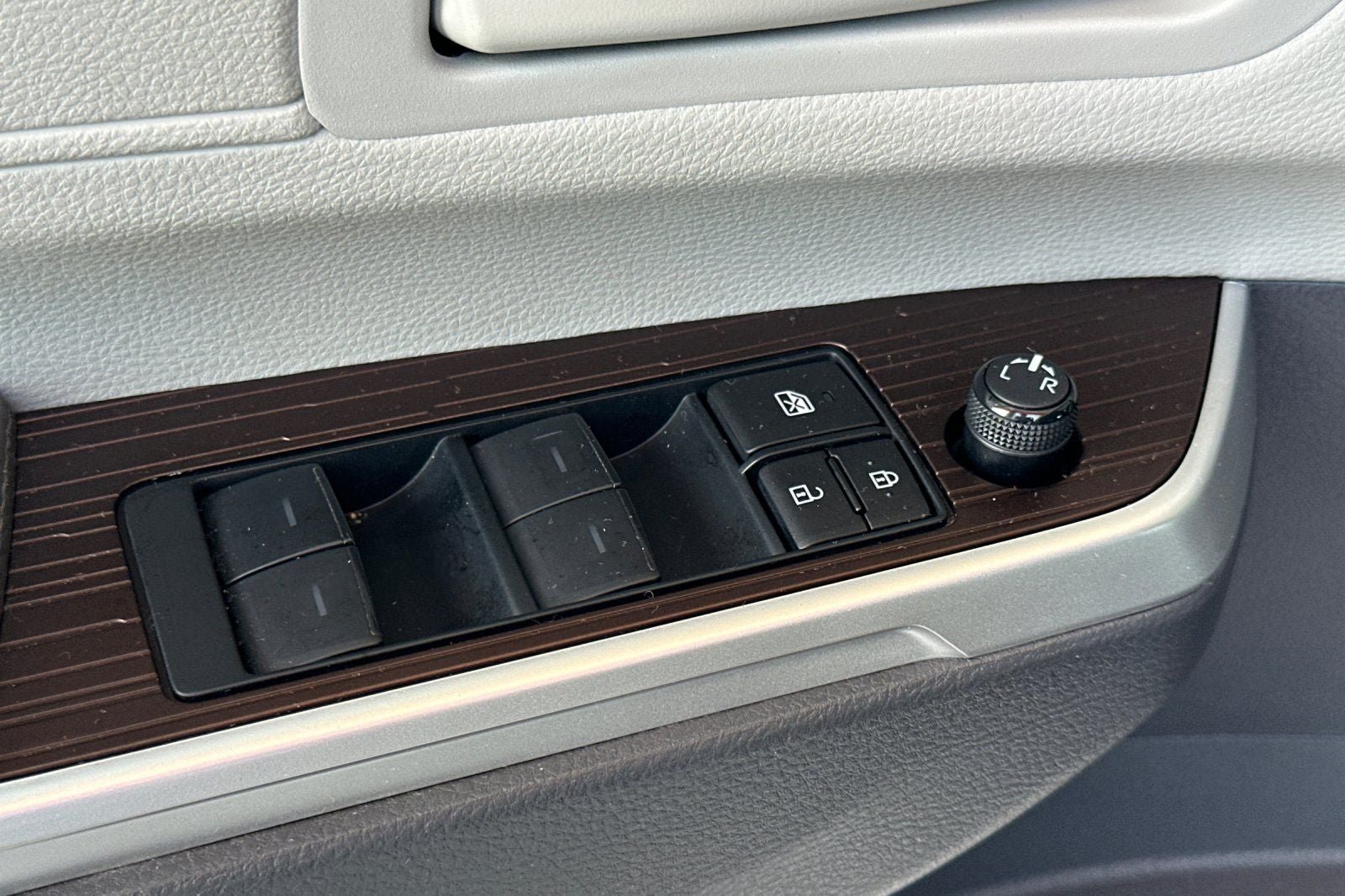 2024 Toyota Sienna LE 8 Passenger