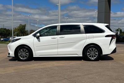2024 Toyota Sienna LE 8 Passenger