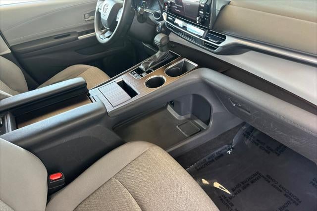 2024 Toyota Sienna LE 8 Passenger