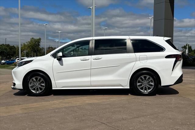2024 Toyota Sienna LE 8 Passenger
