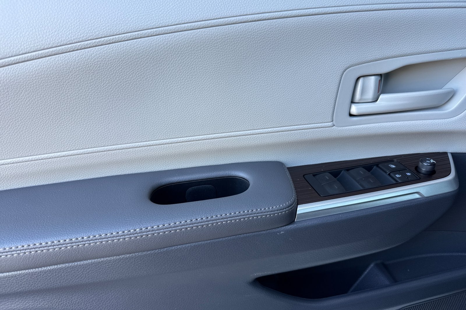 2024 Toyota Sienna LE 8 Passenger