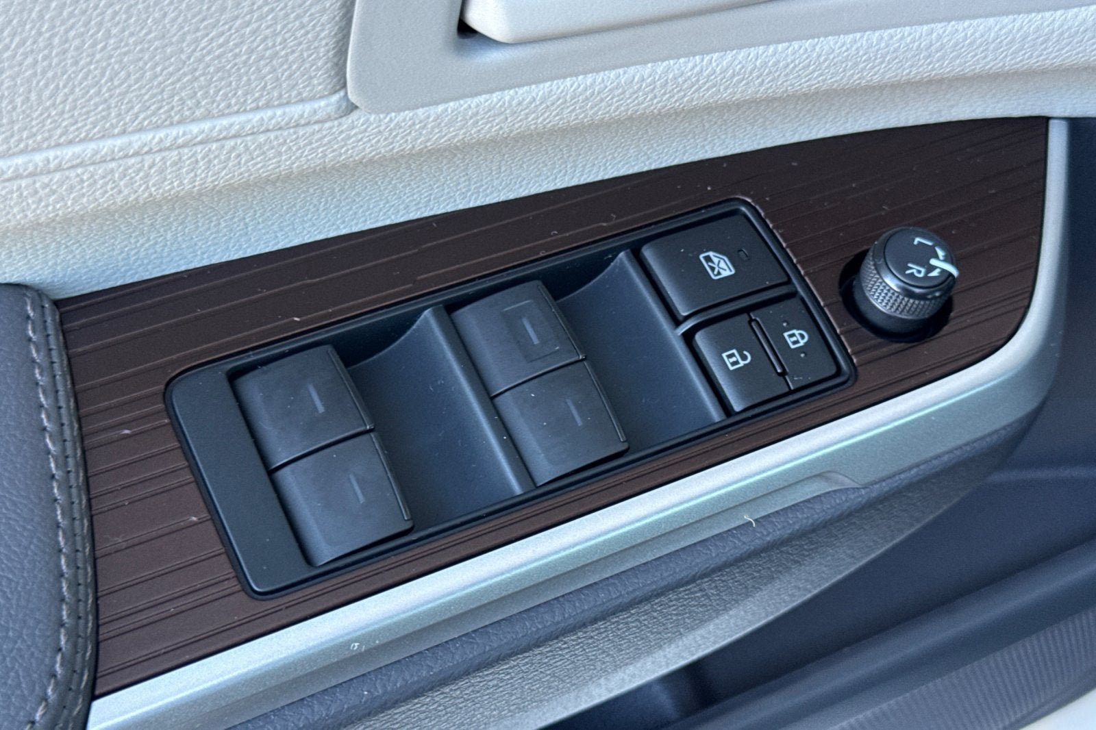 2024 Toyota Sienna LE 8 Passenger