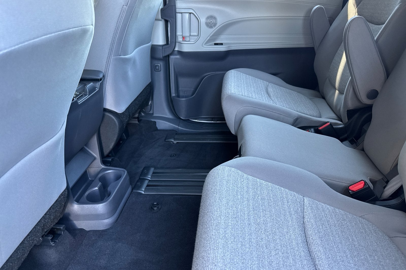 2024 Toyota Sienna LE 8 Passenger