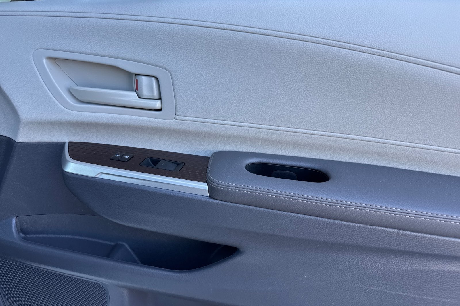 2024 Toyota Sienna LE 8 Passenger