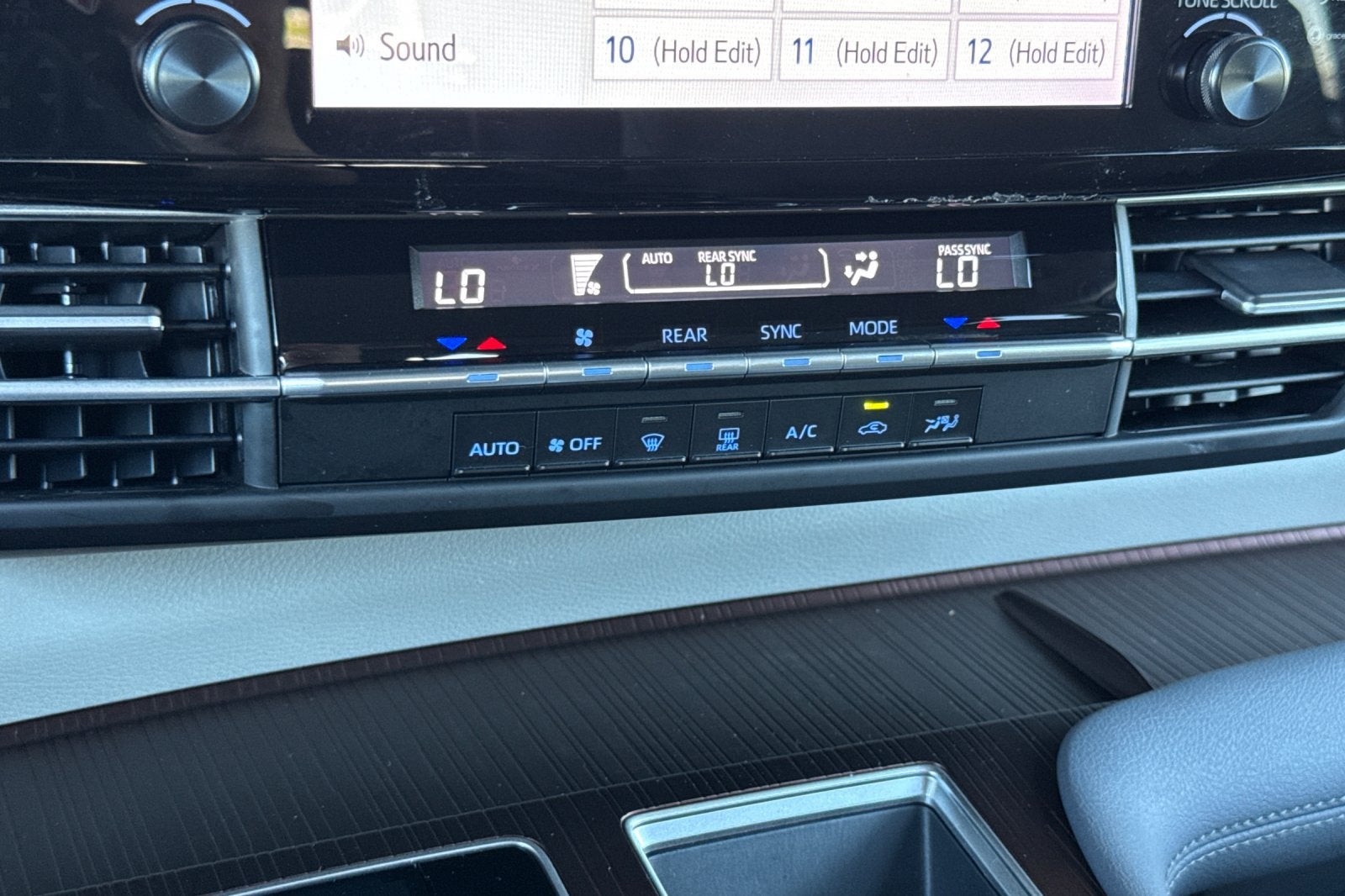 2024 Toyota Sienna LE 8 Passenger