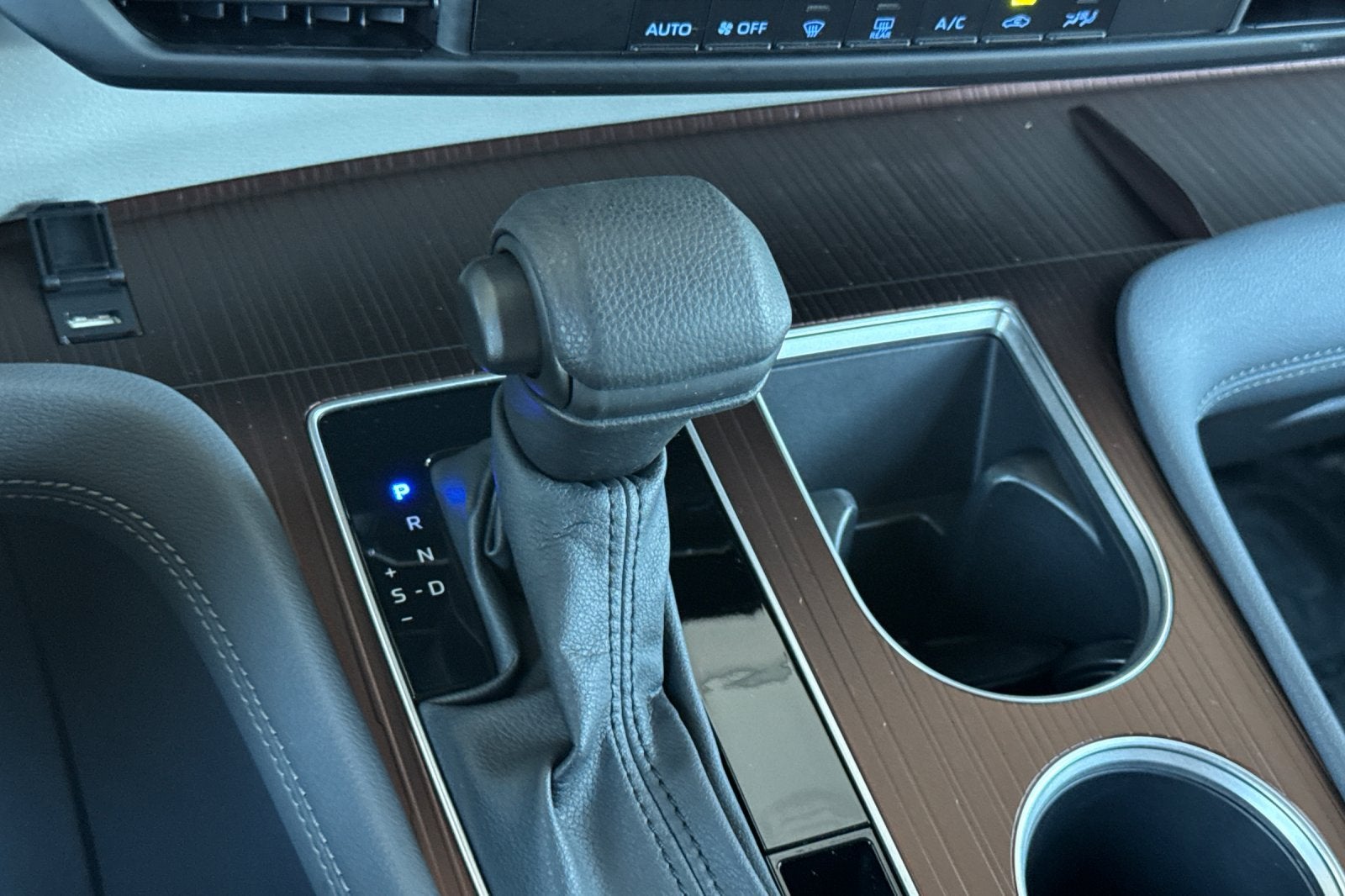 2024 Toyota Sienna LE 8 Passenger