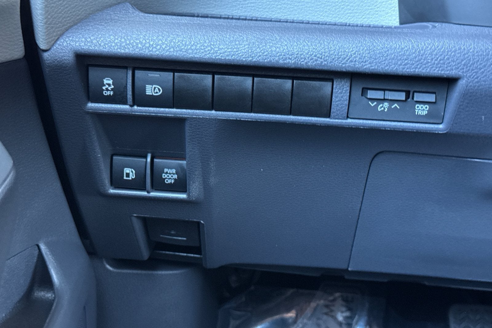 2024 Toyota Sienna LE 8 Passenger
