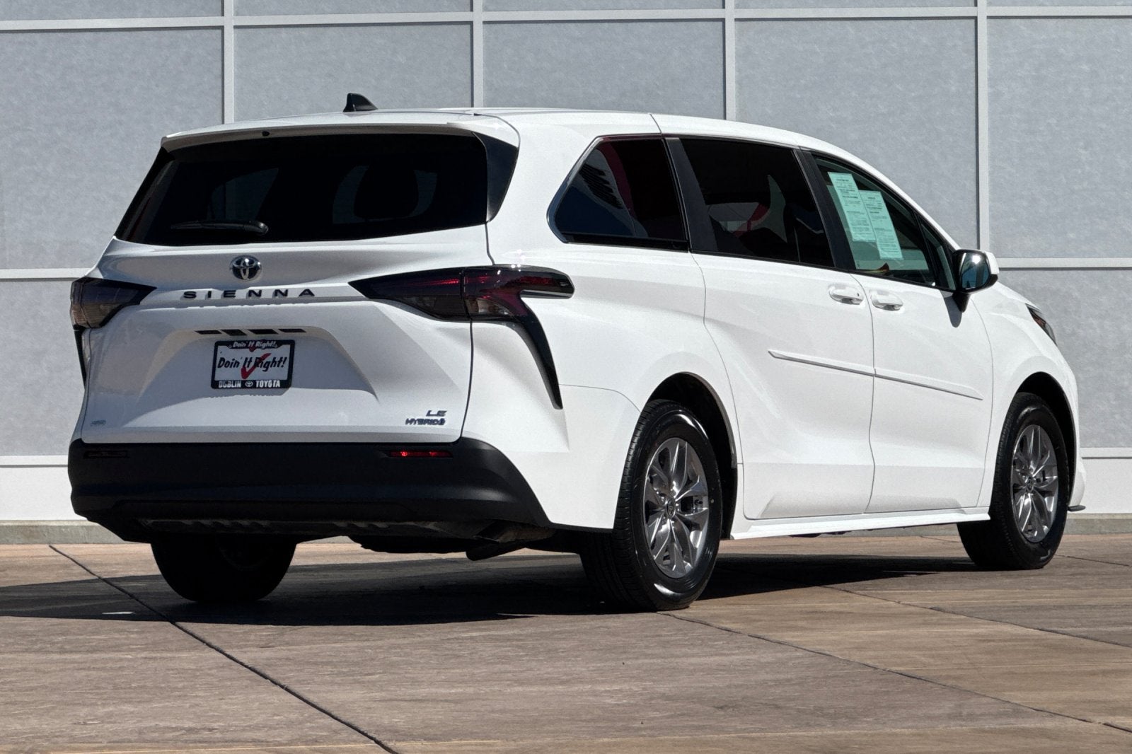 2024 Toyota Sienna LE 8 Passenger