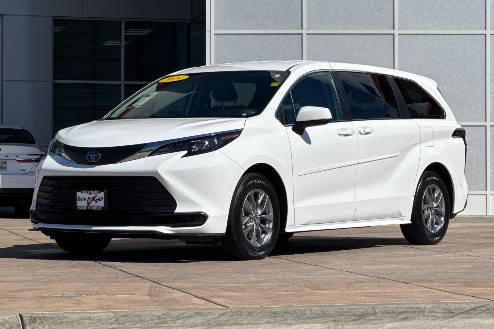 2024 Toyota Sienna LE 8 Passenger