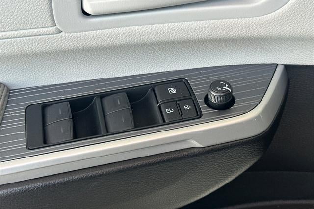 2025 Toyota Sienna LE 8 Passenger
