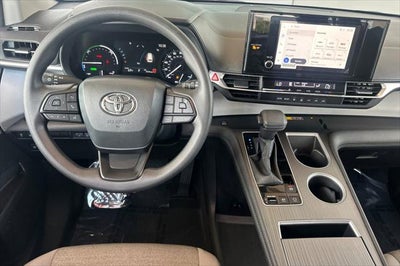 2025 Toyota Sienna LE 8 Passenger