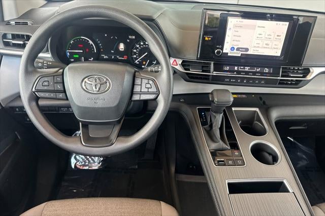2025 Toyota Sienna LE 8 Passenger