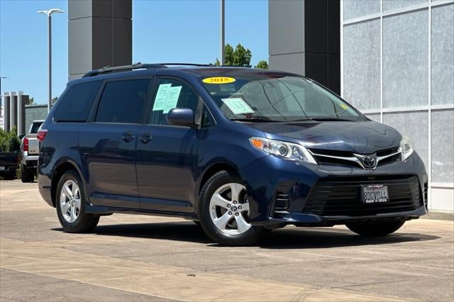 2018 Toyota Sienna LE 8 Passenger