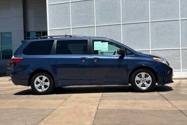 2018 Toyota Sienna LE 8 Passenger