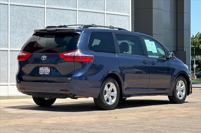 2018 Toyota Sienna LE 8 Passenger