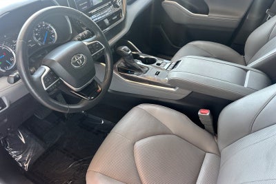 2022 Toyota Highlander Hybrid Limited