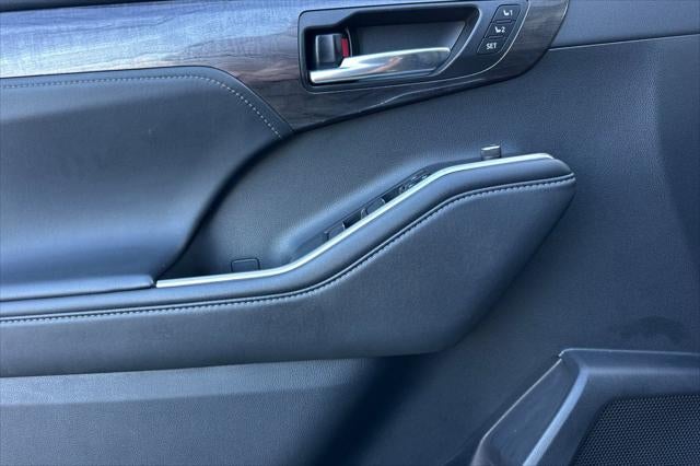 2022 Toyota Highlander Hybrid Limited