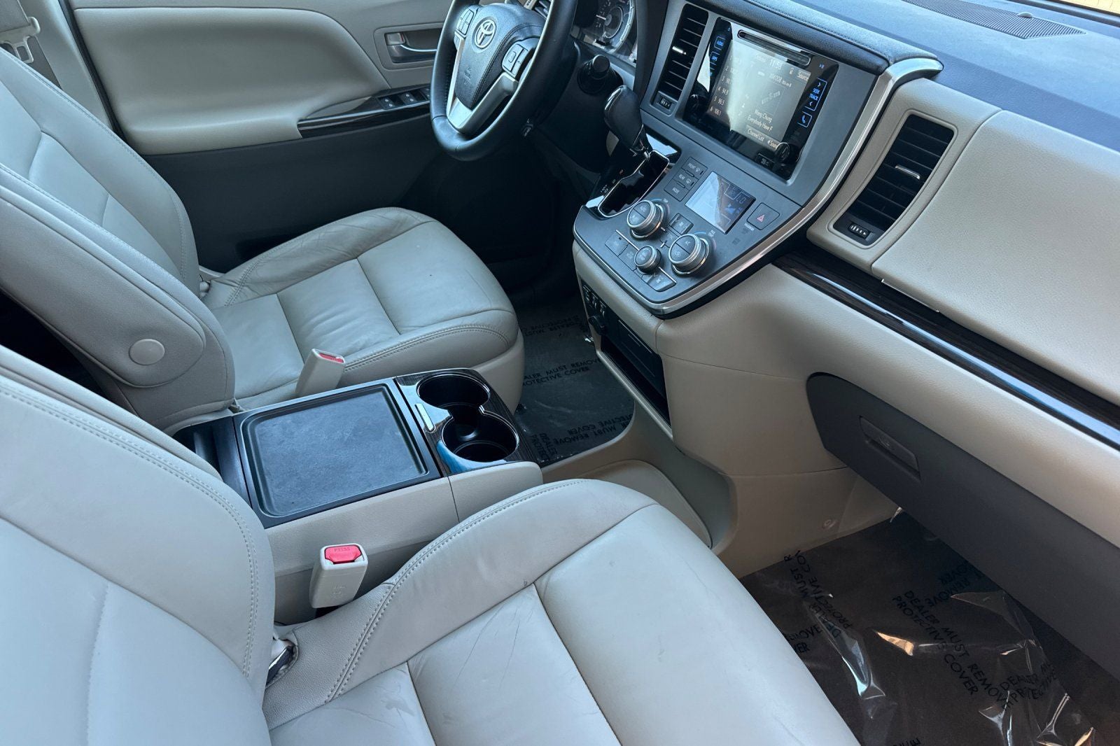 2016 Toyota Sienna XLE 8 Passenger