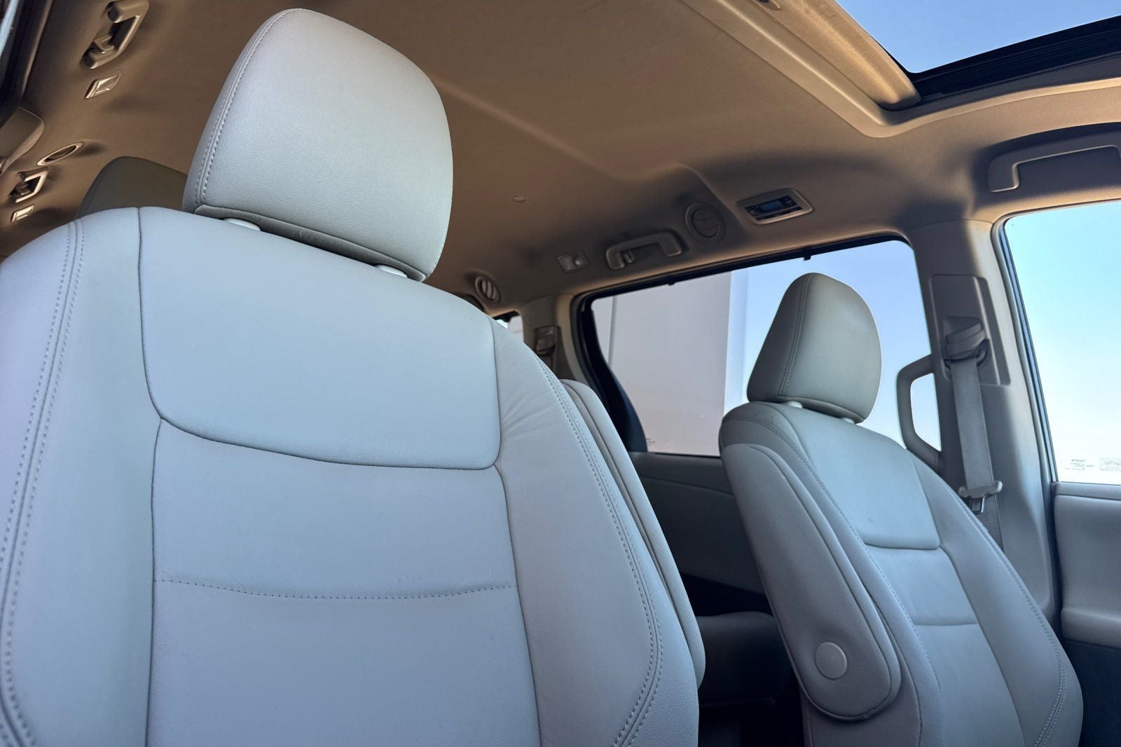 2016 Toyota Sienna XLE 8 Passenger