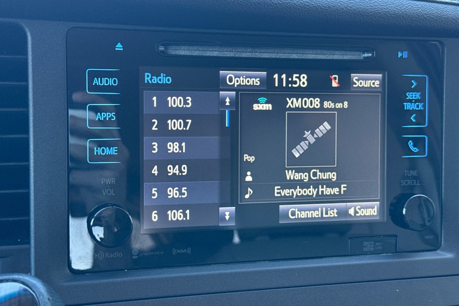 2016 Toyota Sienna XLE 8 Passenger