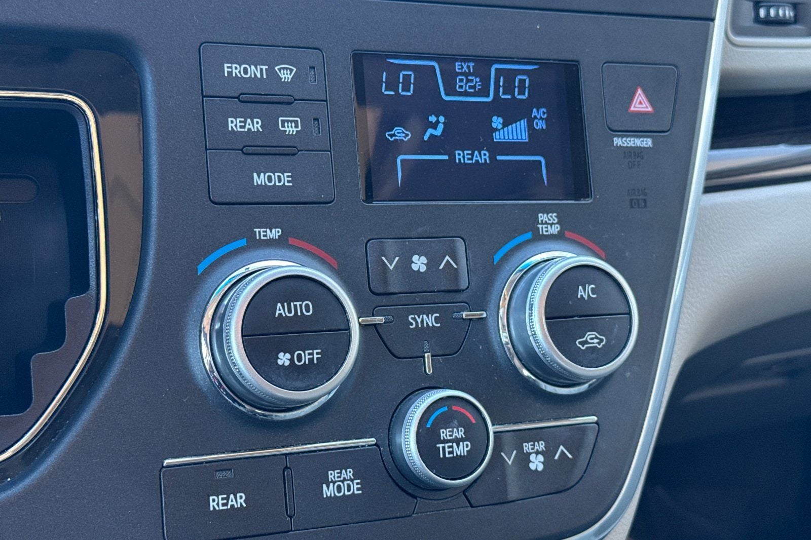 2016 Toyota Sienna XLE 8 Passenger