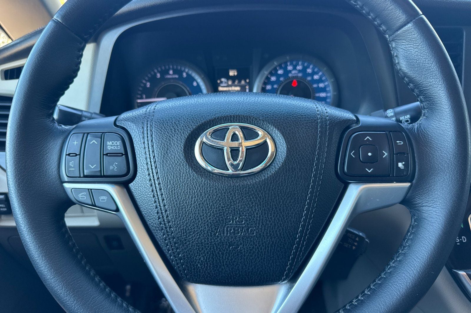 2016 Toyota Sienna XLE 8 Passenger