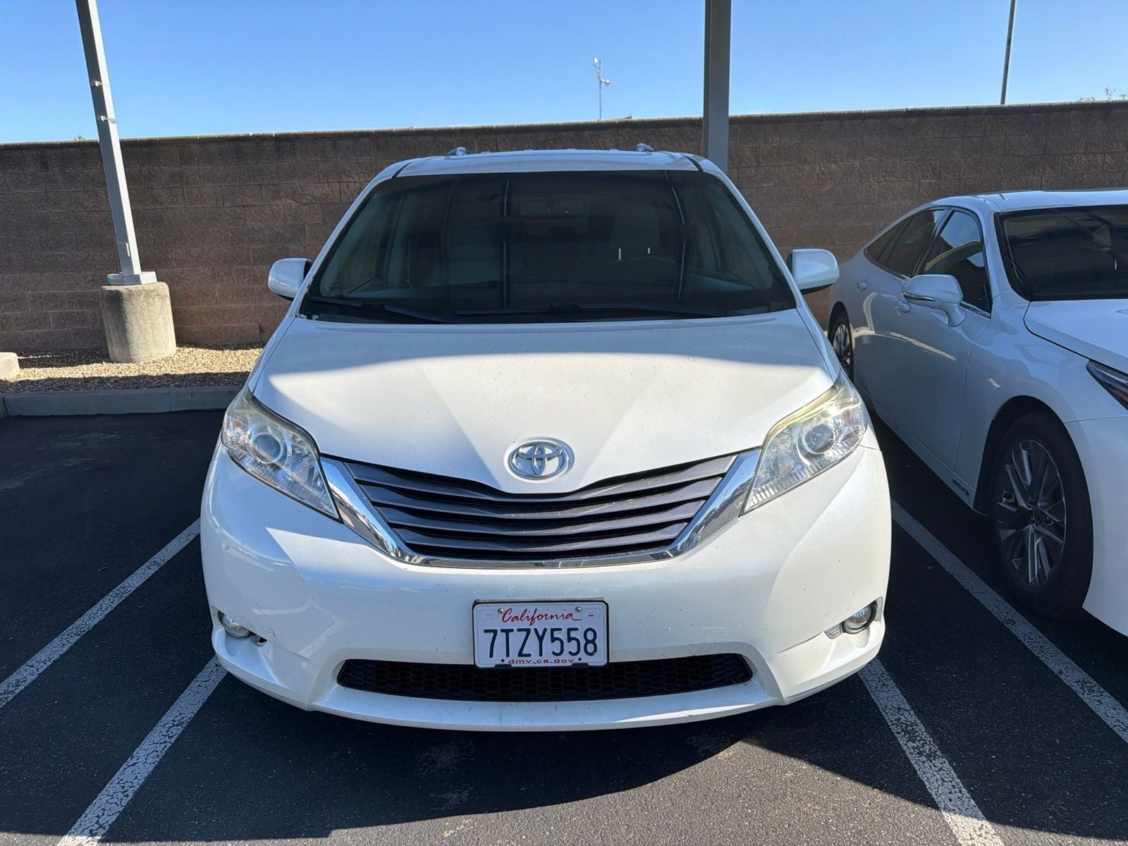 2016 Toyota Sienna XLE 8 Passenger
