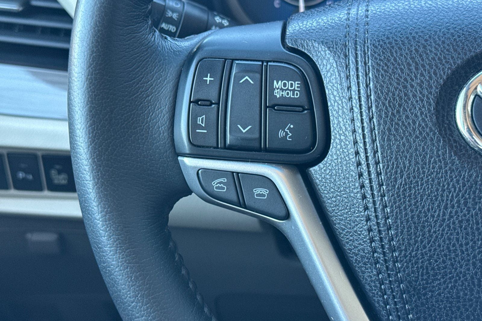 2016 Toyota Sienna XLE 8 Passenger