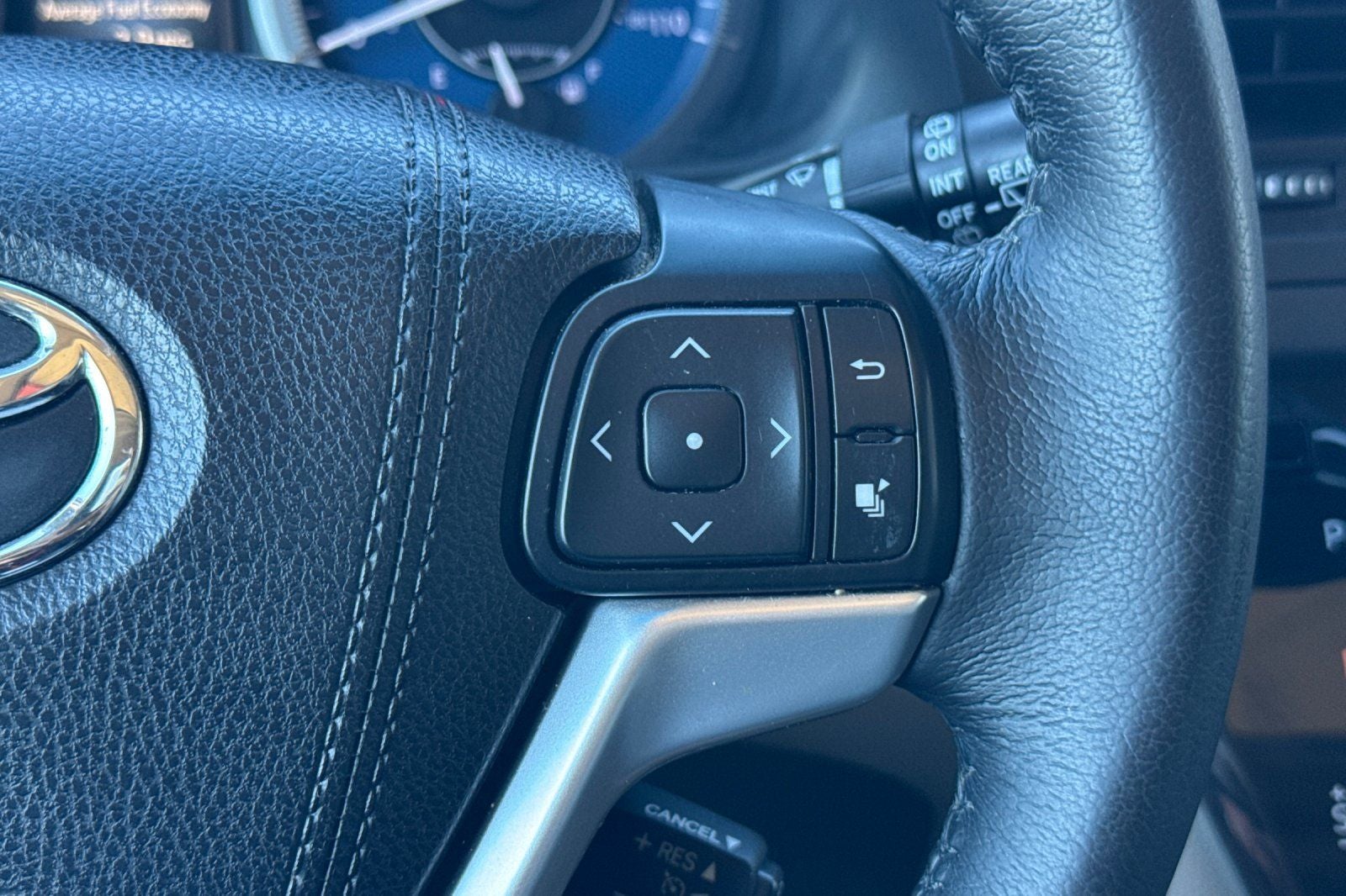2016 Toyota Sienna XLE 8 Passenger