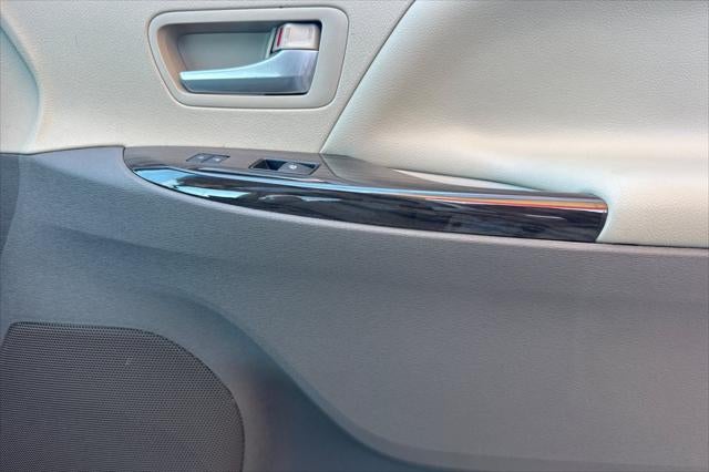 2016 Toyota Sienna XLE 8 Passenger