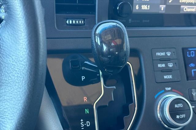 2016 Toyota Sienna XLE 8 Passenger