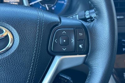 2016 Toyota Sienna XLE 8 Passenger