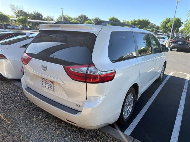 2016 Toyota Sienna XLE 8 Passenger