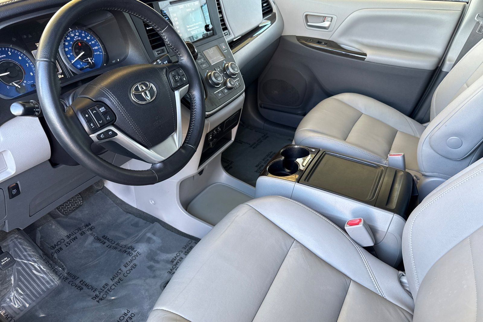 2015 Toyota Sienna XLE 8 Passenger