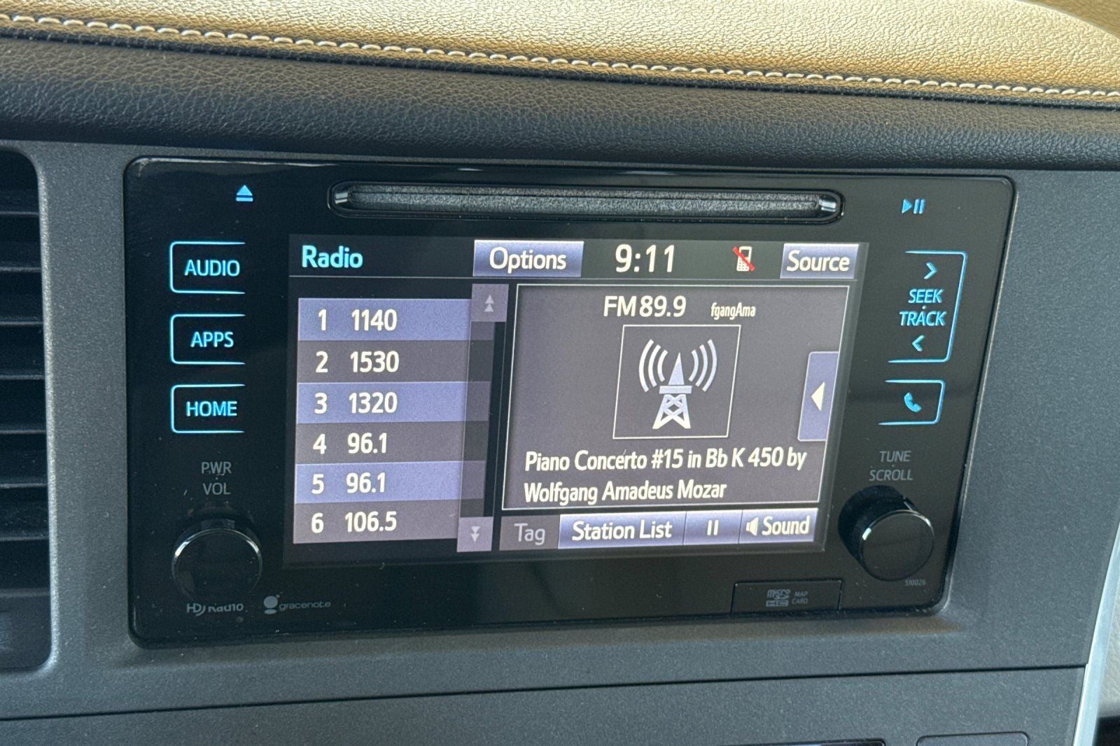 2015 Toyota Sienna XLE 8 Passenger