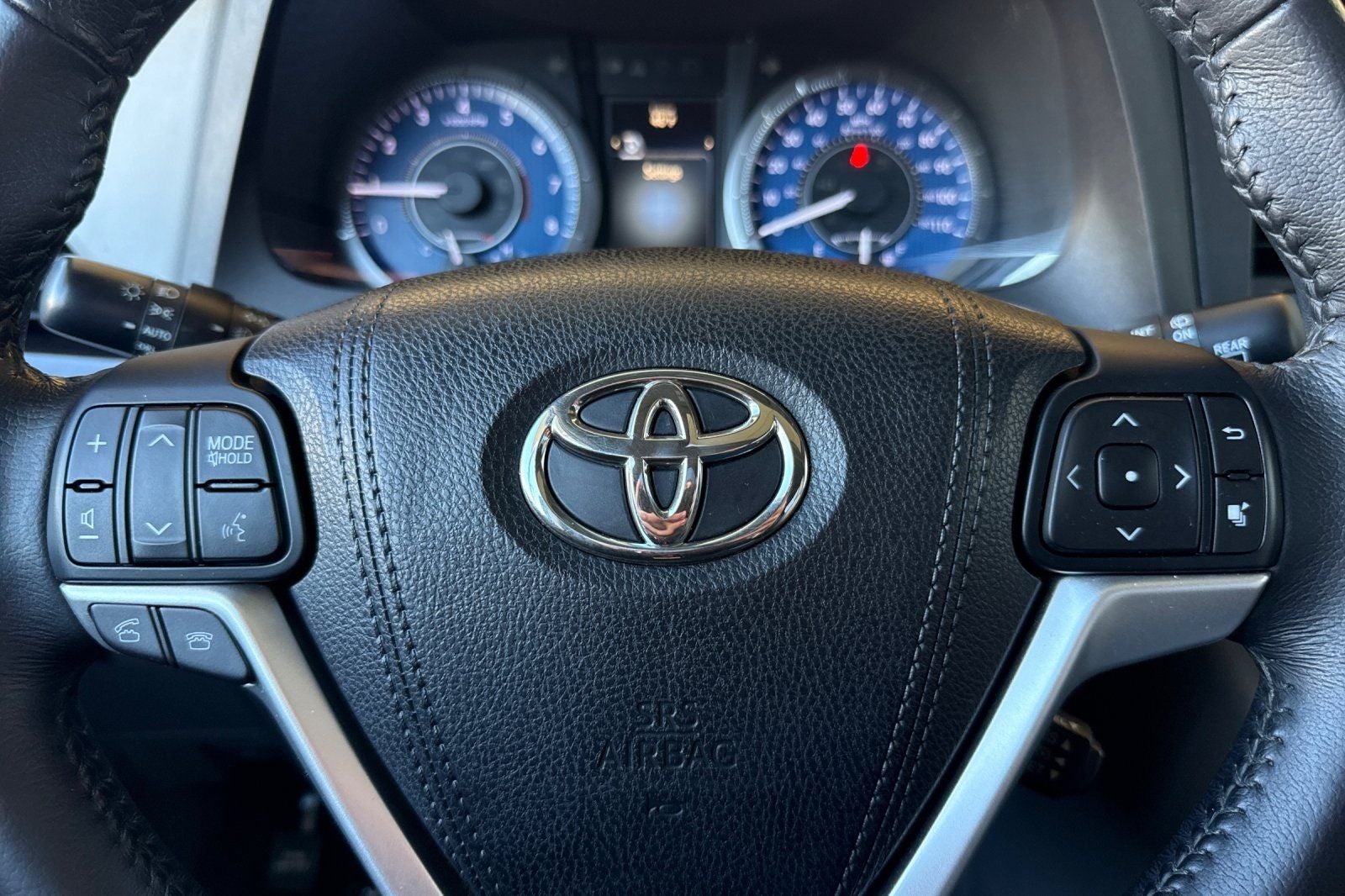 2015 Toyota Sienna XLE 8 Passenger
