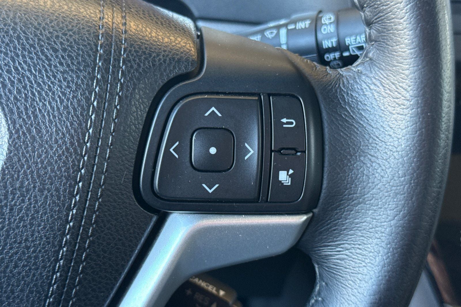 2015 Toyota Sienna XLE 8 Passenger