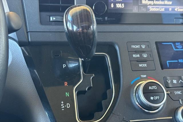 2015 Toyota Sienna XLE 8 Passenger