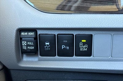 2015 Toyota Sienna XLE 8 Passenger