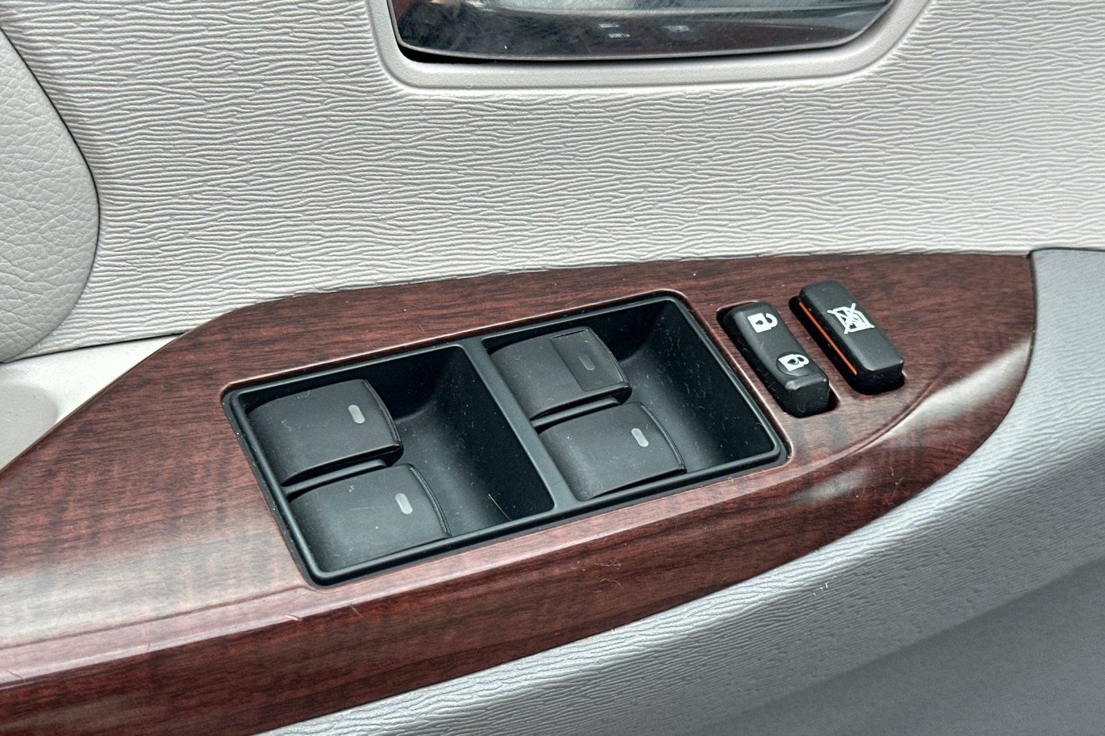 2014 Toyota Sienna XLE 8 Passenger