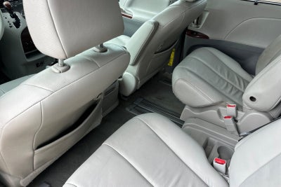 2014 Toyota Sienna XLE 8 Passenger
