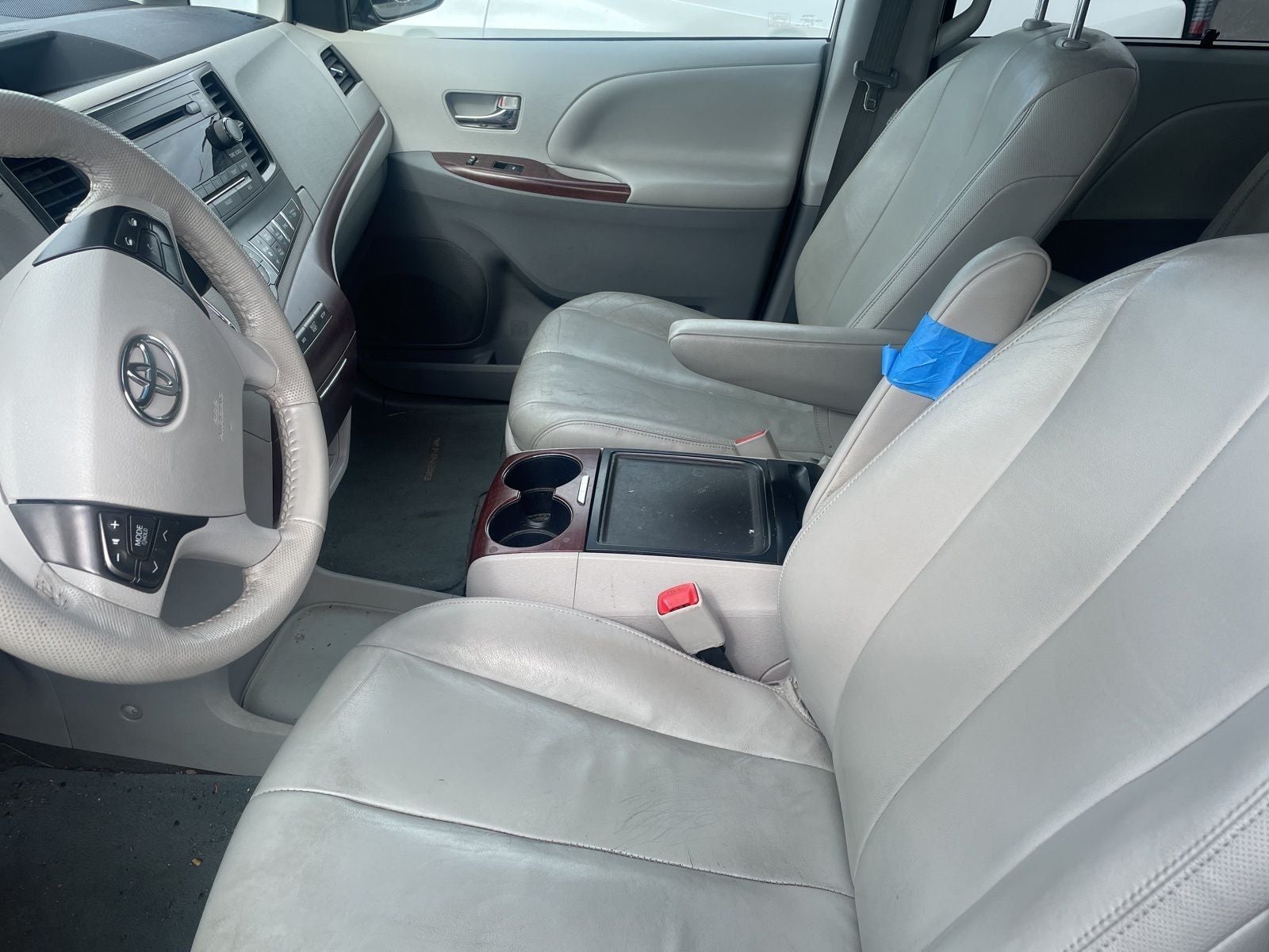 2014 Toyota Sienna XLE 8 Passenger