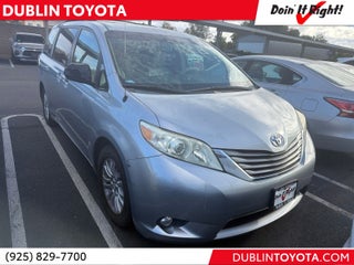 2013 Toyota Sienna XLE 8 Passenger