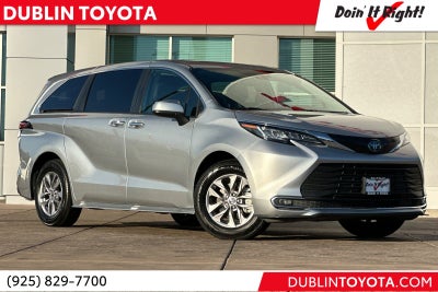 2022 Toyota Sienna XLE 8 Passenger