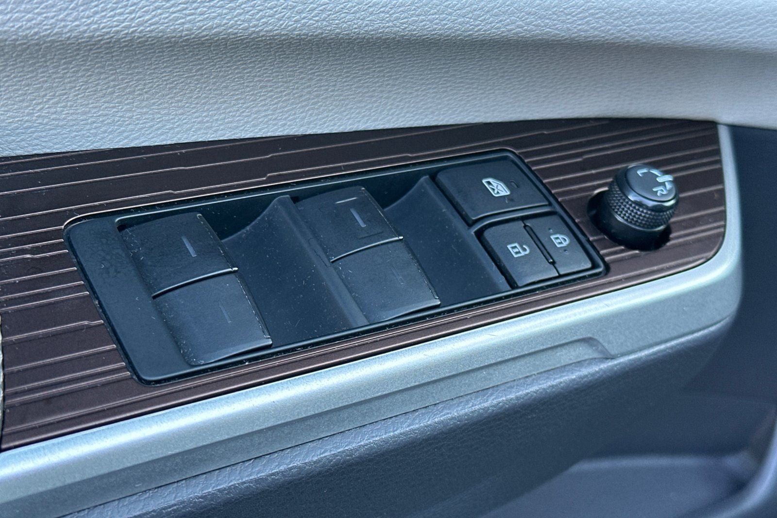 2022 Toyota Sienna XLE 8 Passenger