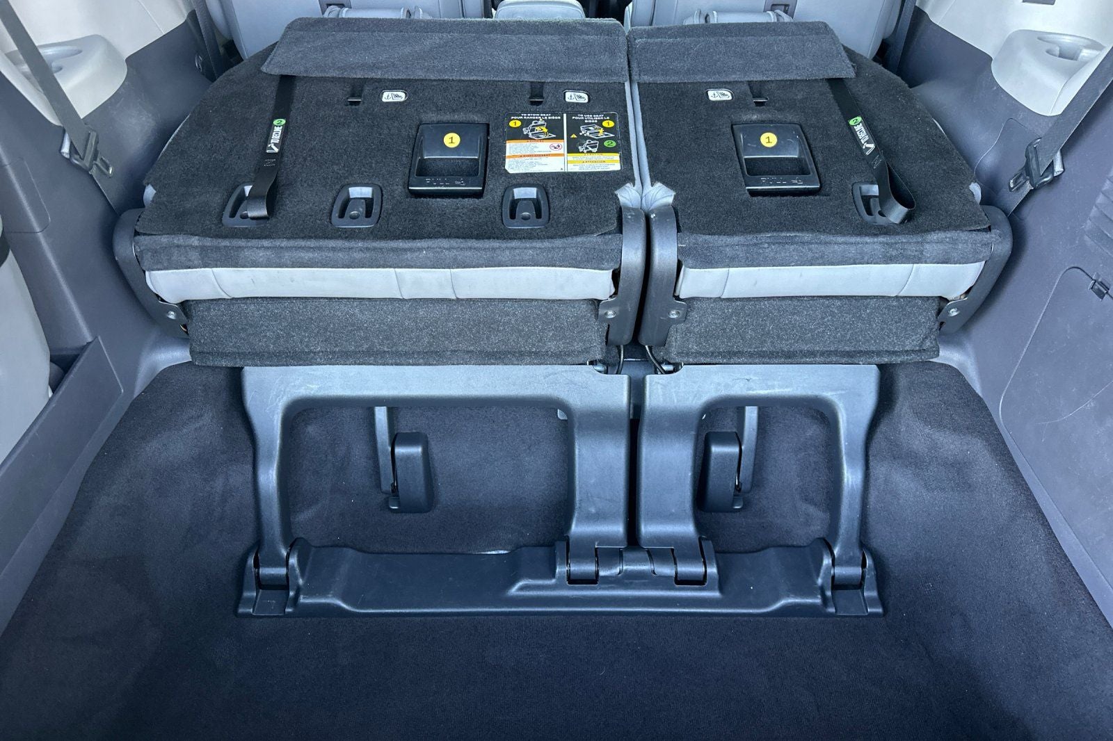 2022 Toyota Sienna XLE 8 Passenger