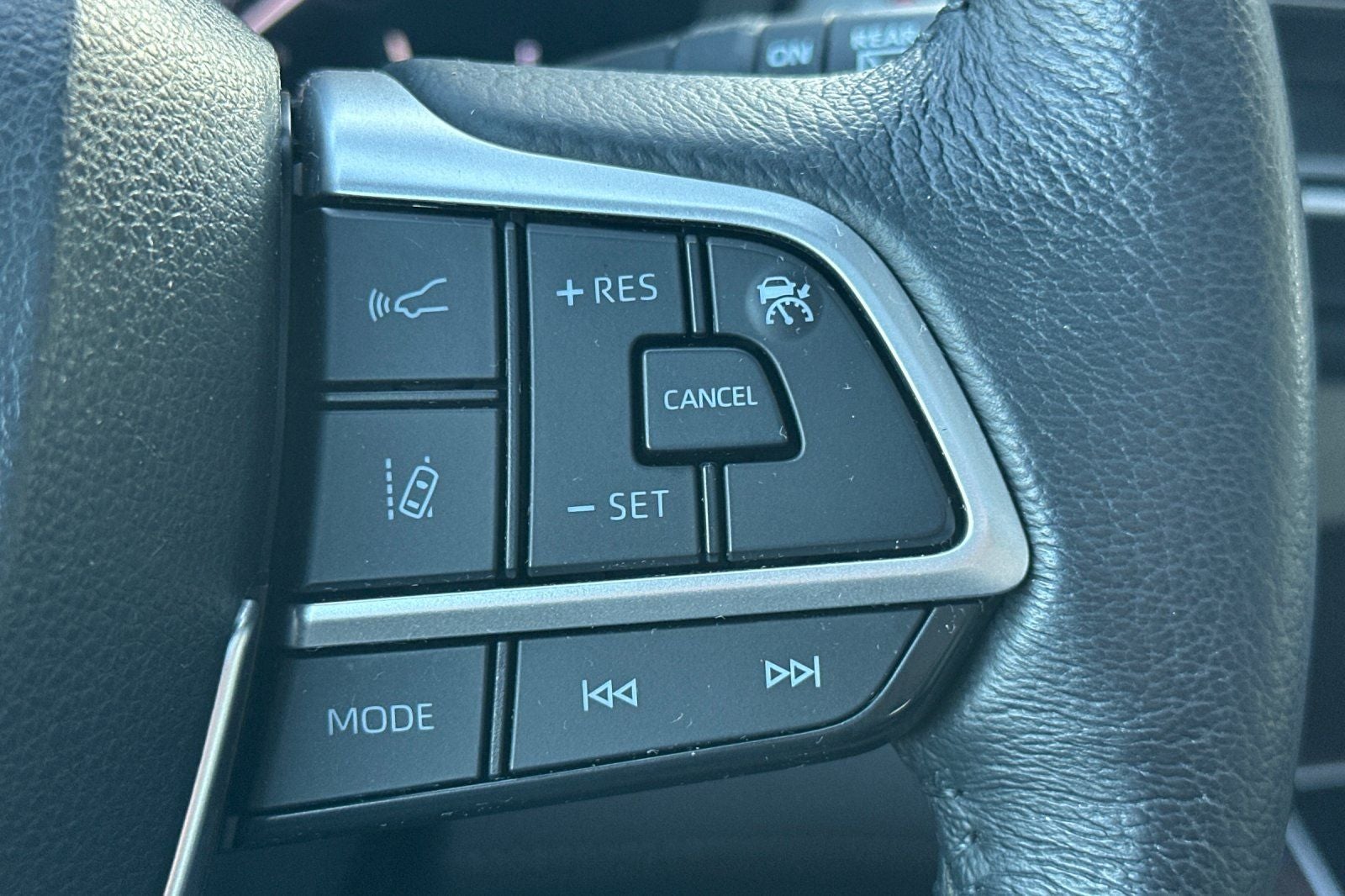 2022 Toyota Sienna XLE 8 Passenger