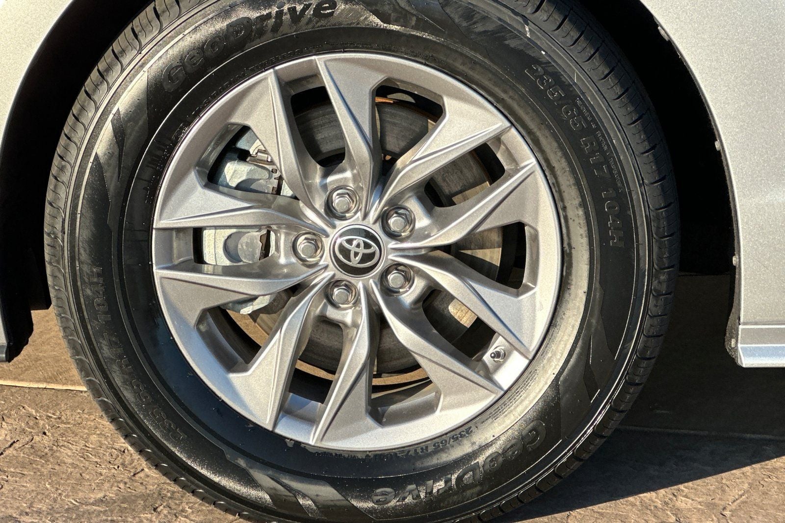 2022 Toyota Sienna XLE 8 Passenger