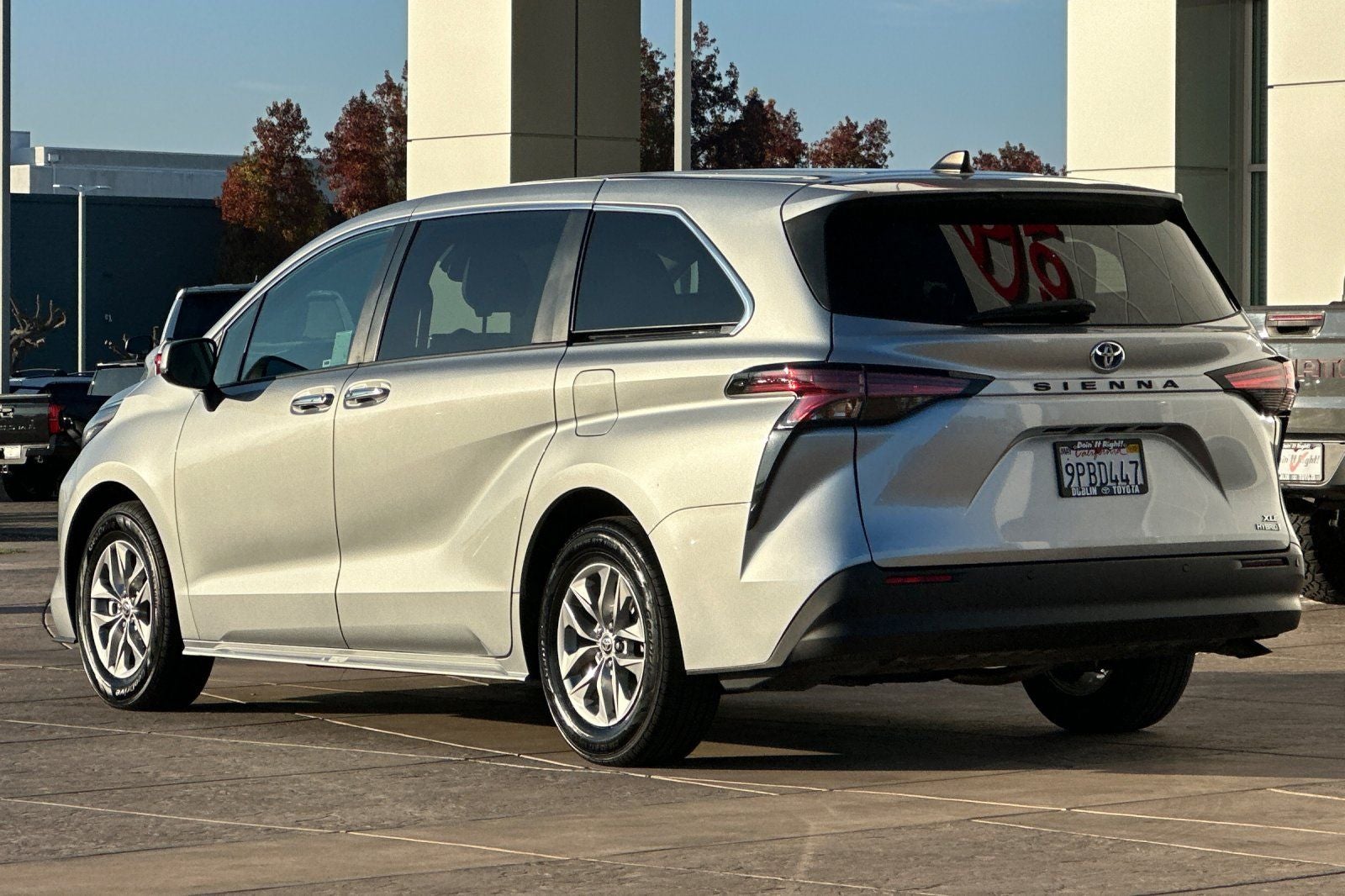 2022 Toyota Sienna XLE 8 Passenger