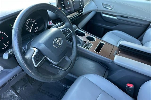 2022 Toyota Sienna XLE 8 Passenger